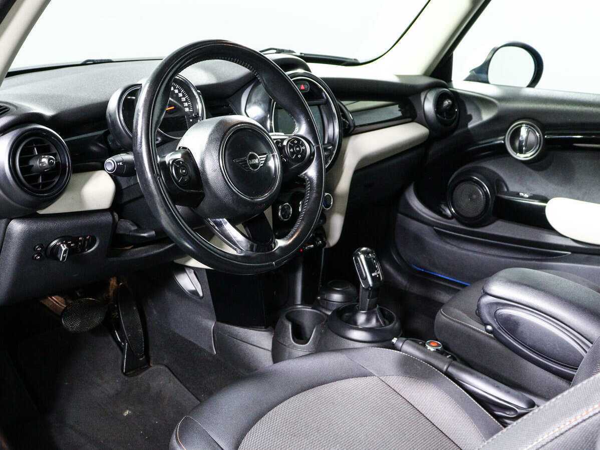 Mini Hatch 2018 года с пробегом. Фото: #13