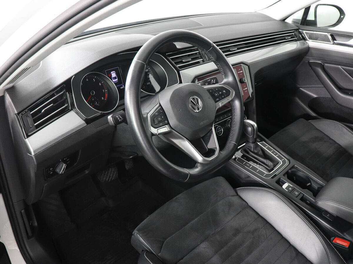 Volkswagen Passat 2020 года с пробегом. Фото: #8