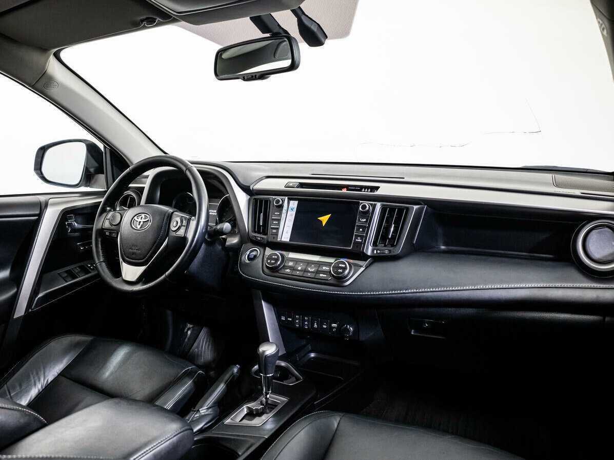 Toyota RAV4 2018 года с пробегом. Фото: #6