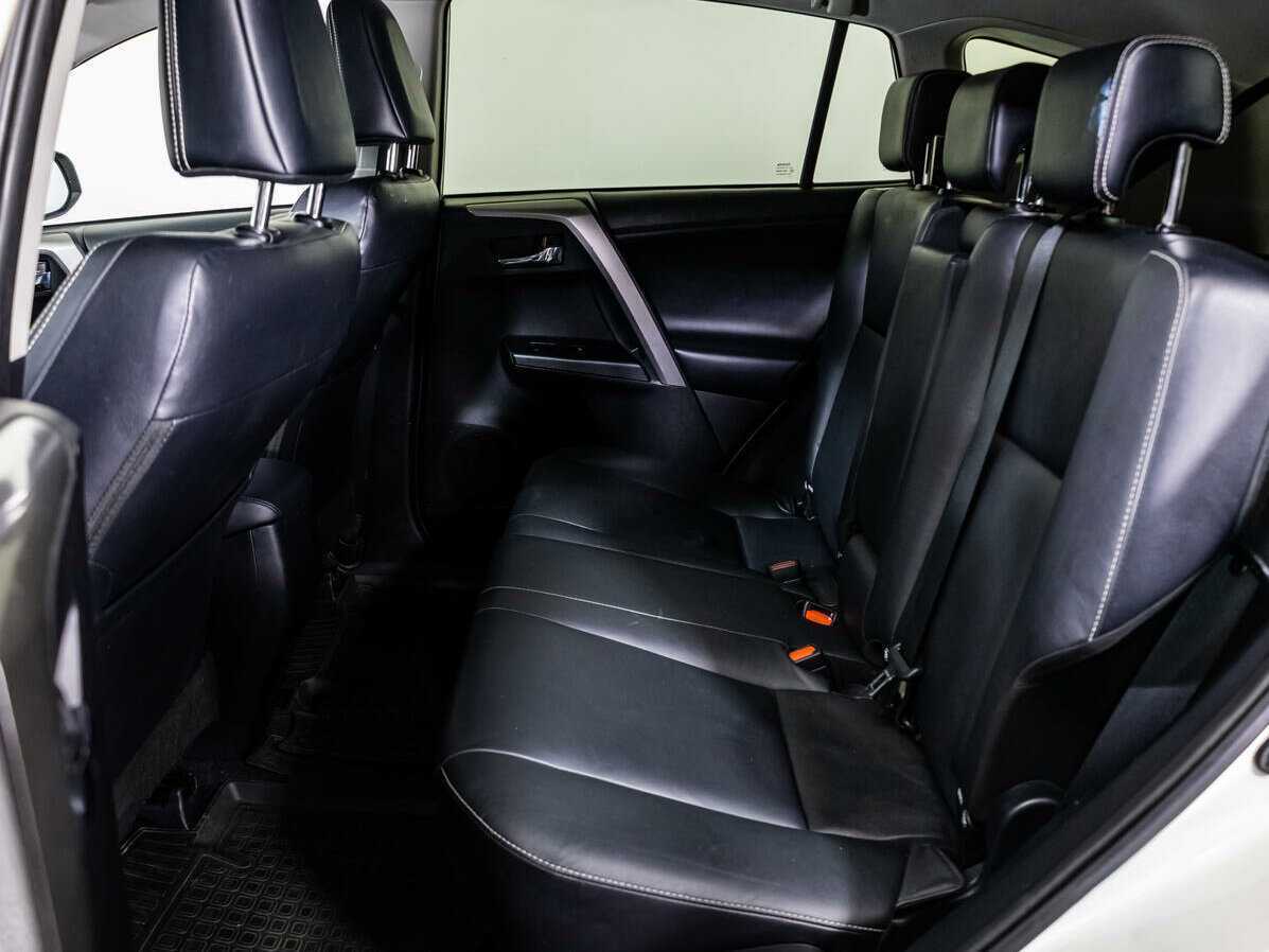 Toyota RAV4 2018 года с пробегом. Фото: #7