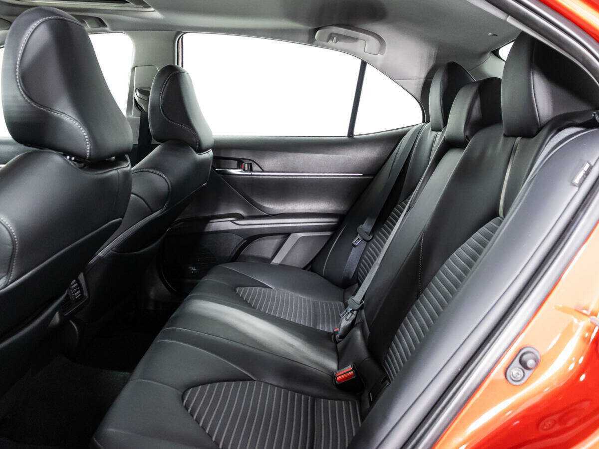 Toyota Camry 2022 года с пробегом. Фото: #7