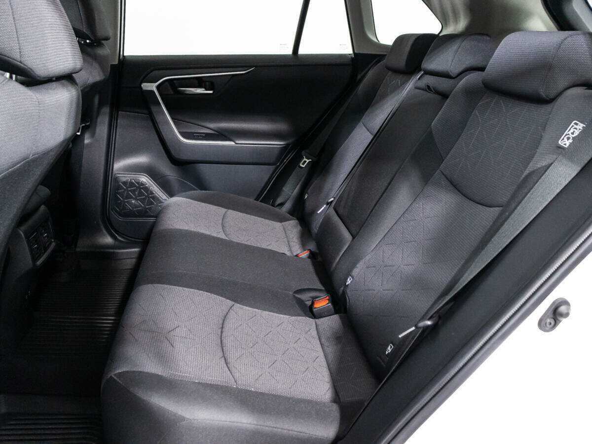 Toyota RAV4 2022 года с пробегом. Фото: #9
