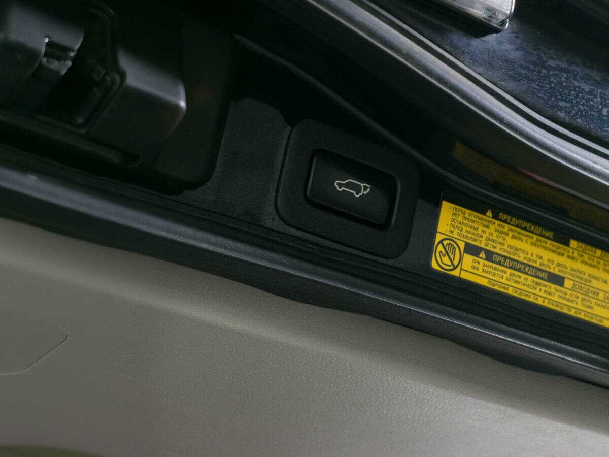 Toyota Land Cruiser 2013 года с пробегом. Фото: #8