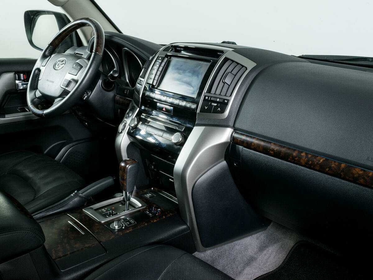 Toyota Land Cruiser 2013 года с пробегом. Фото: #9