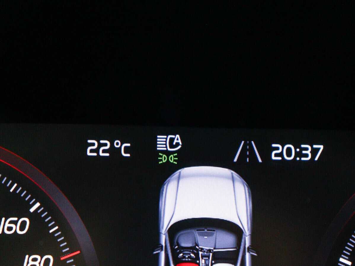 Volvo XC40 2021 года с пробегом. Фото: #18