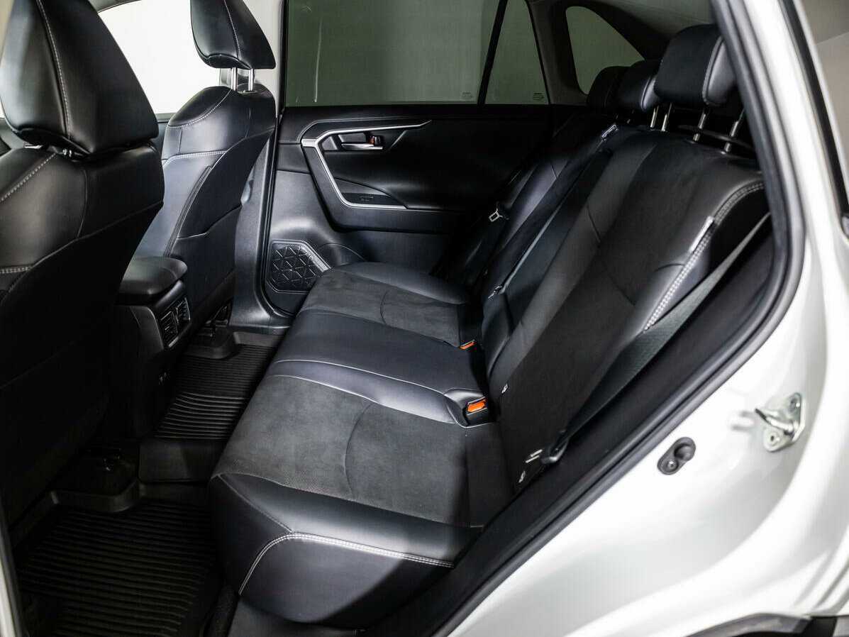 Toyota RAV4 2021 года с пробегом. Фото: #9