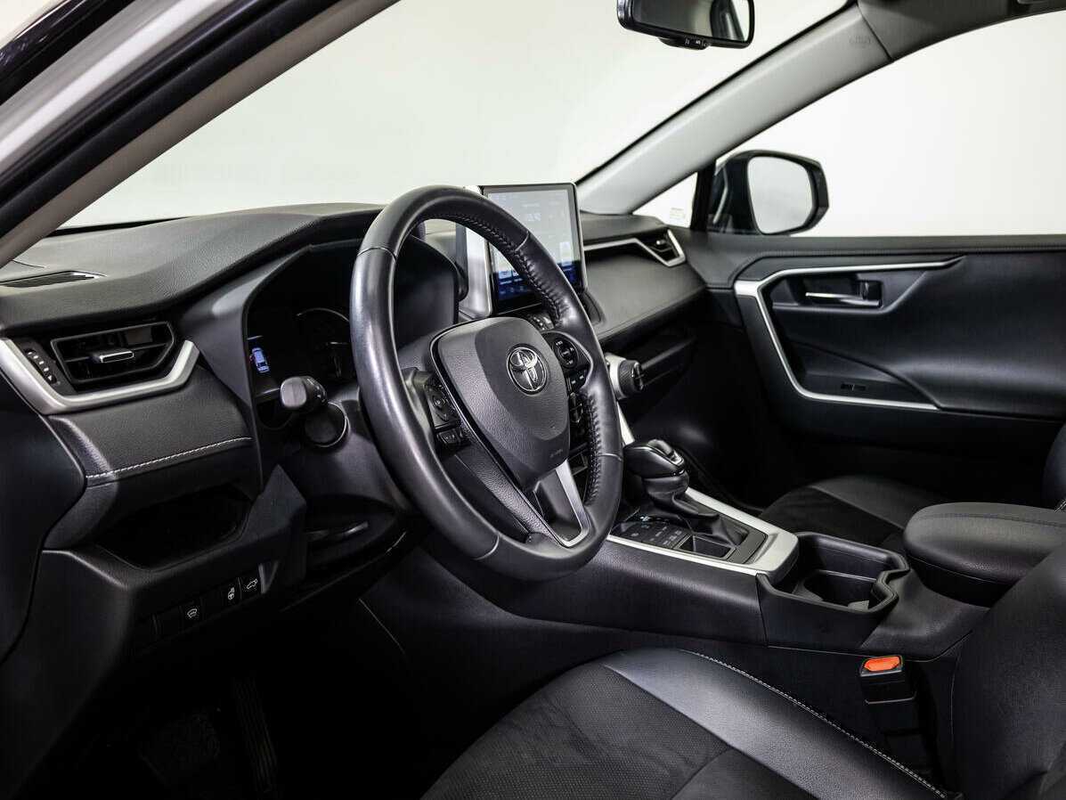 Toyota RAV4 2021 года с пробегом. Фото: #10