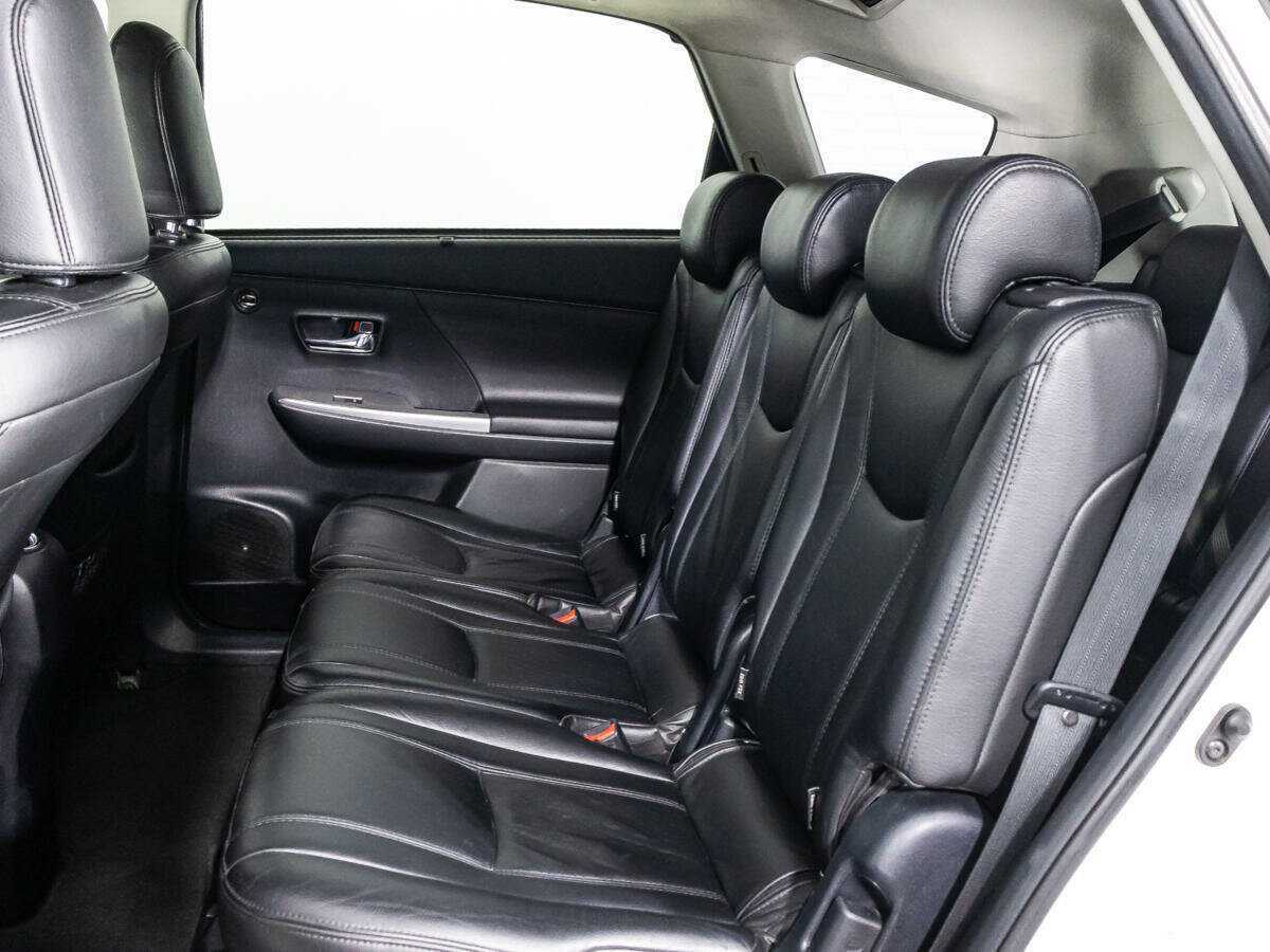 Toyota Prius v (+) 2015 года с пробегом. Фото: #9