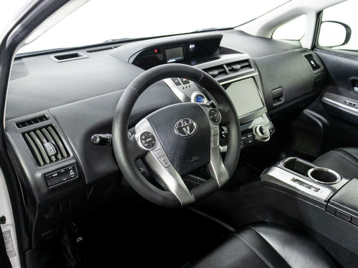 Toyota Prius v (+) 2015 года с пробегом. Фото: #10
