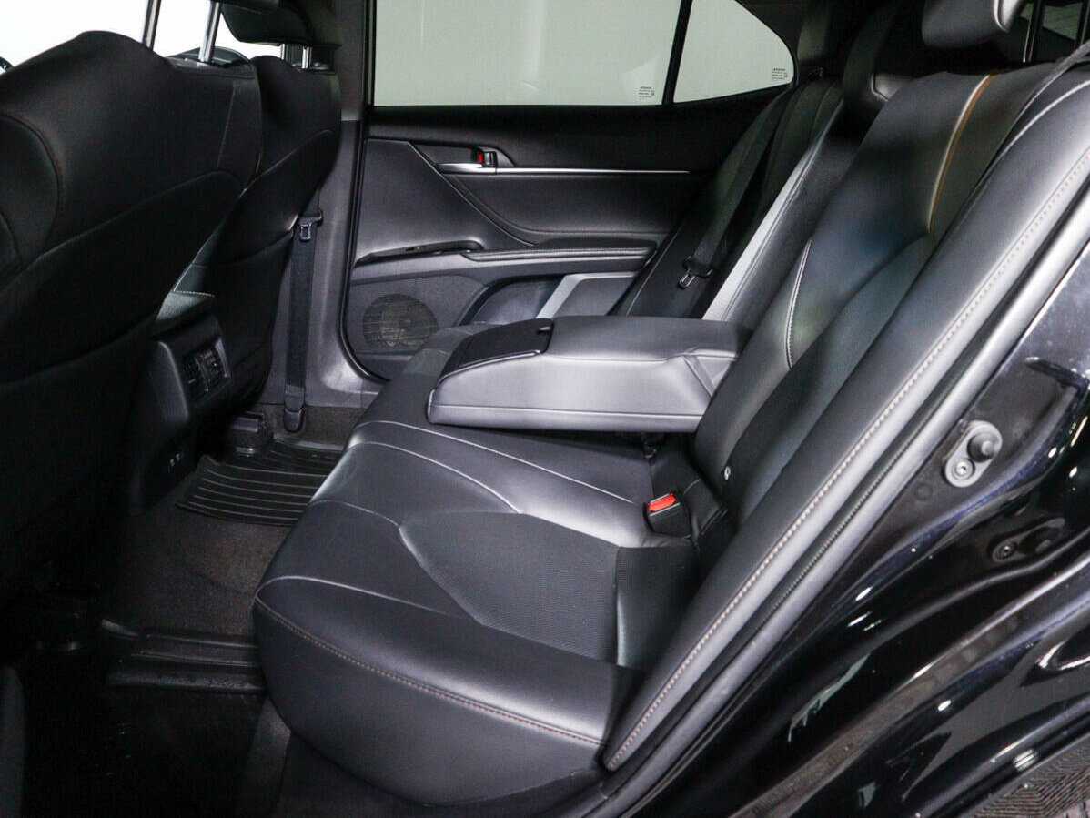 Toyota Camry 2019 года с пробегом. Фото: #9