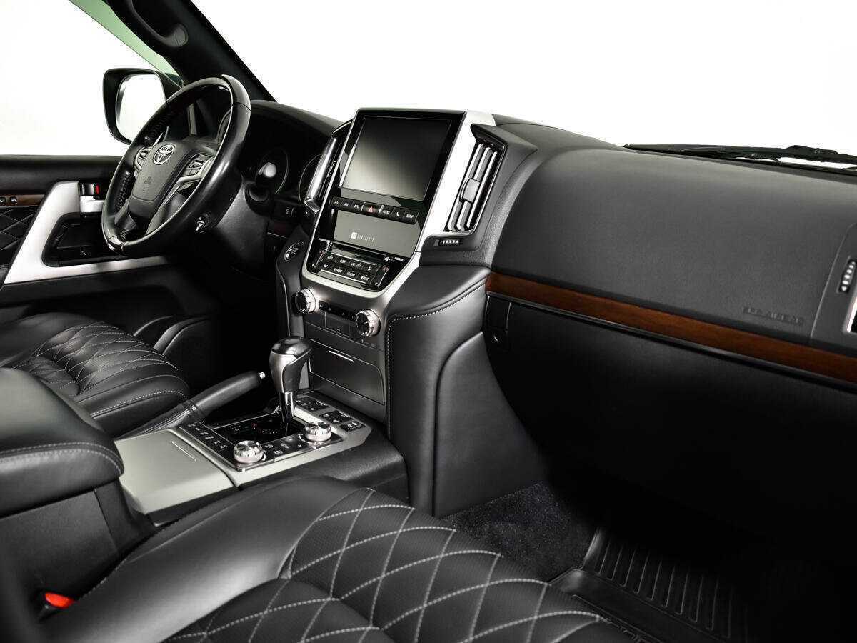 Toyota Land Cruiser 2017 года с пробегом. Фото: #8