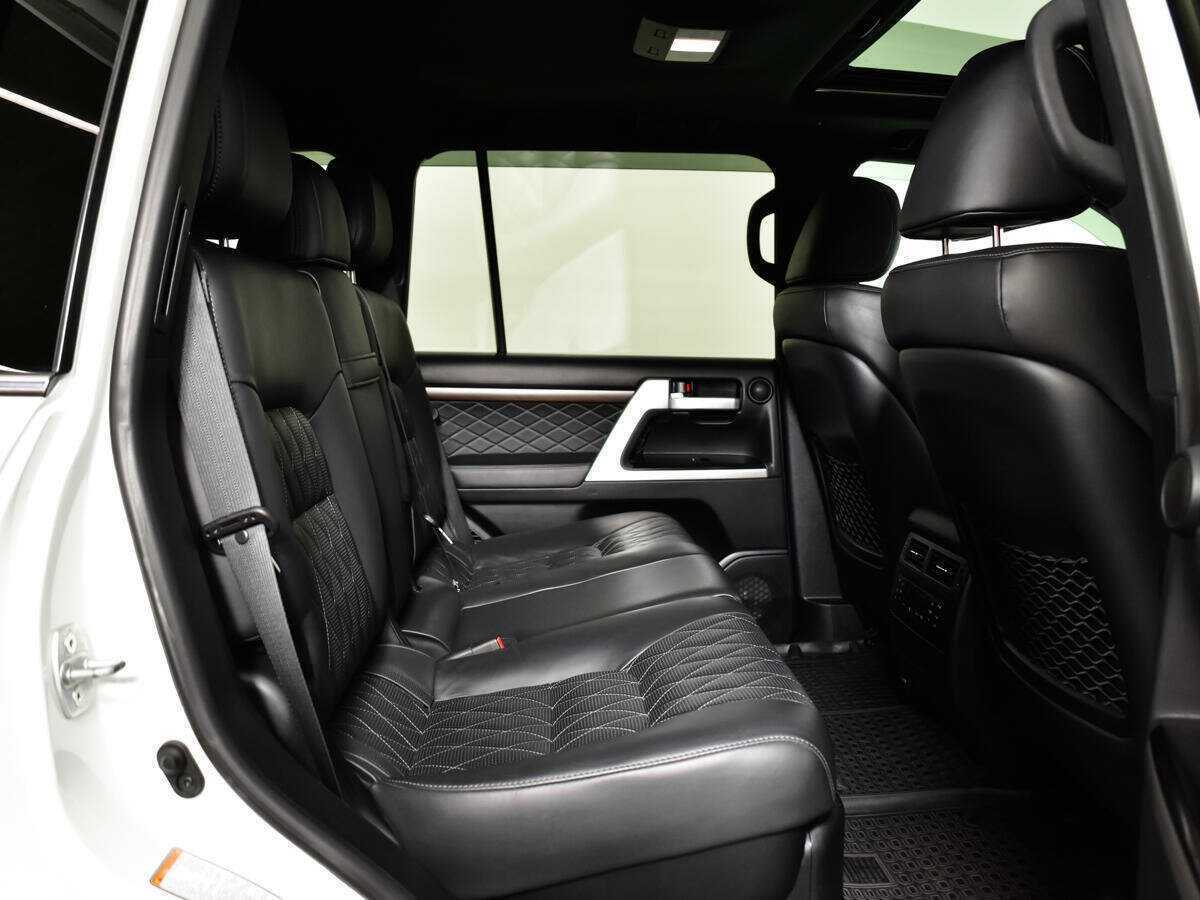 Toyota Land Cruiser 2017 года с пробегом. Фото: #9