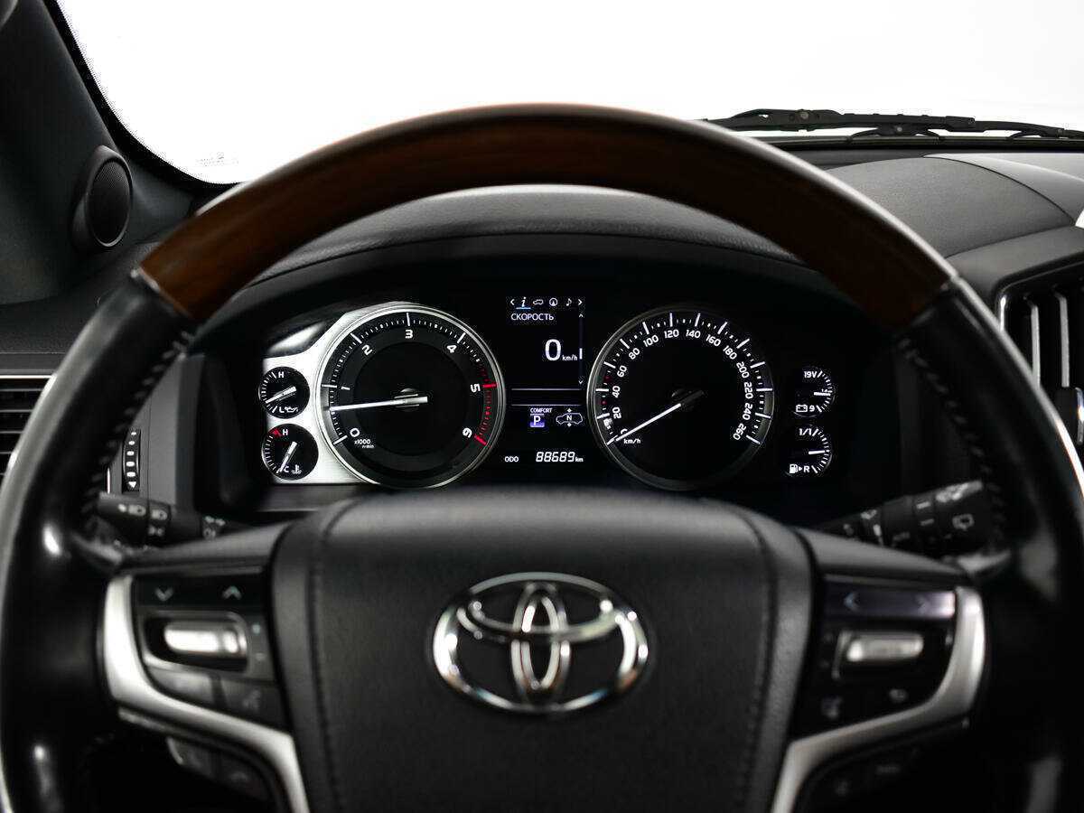 Toyota Land Cruiser 2017 года с пробегом. Фото: #10