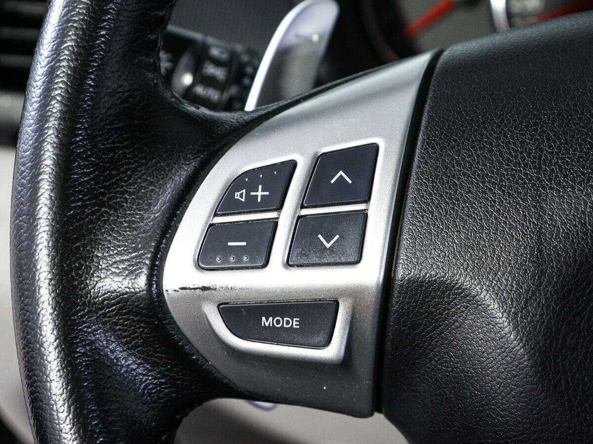 Mitsubishi Pajero Sport 2012 года с пробегом. Фото: #13