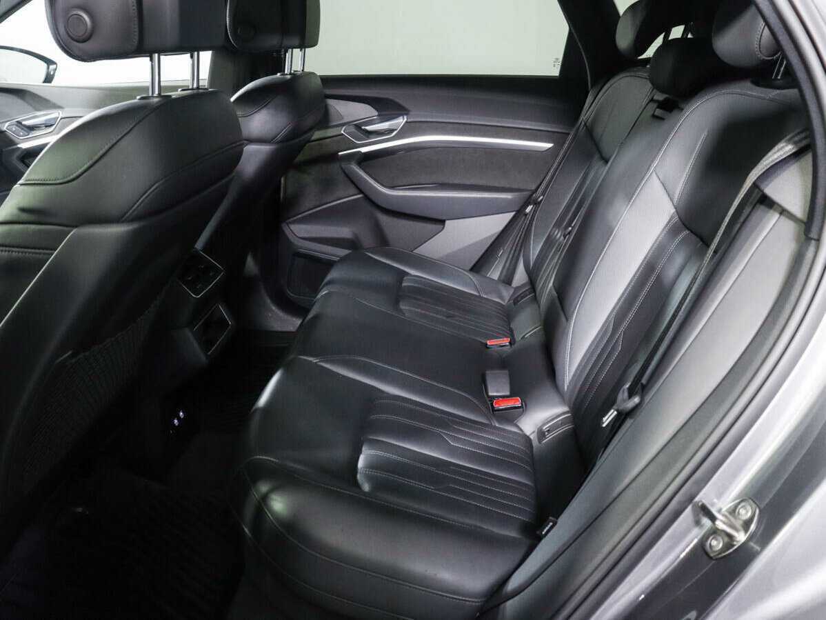 Audi e-tron 2020 года с пробегом. Фото: #7