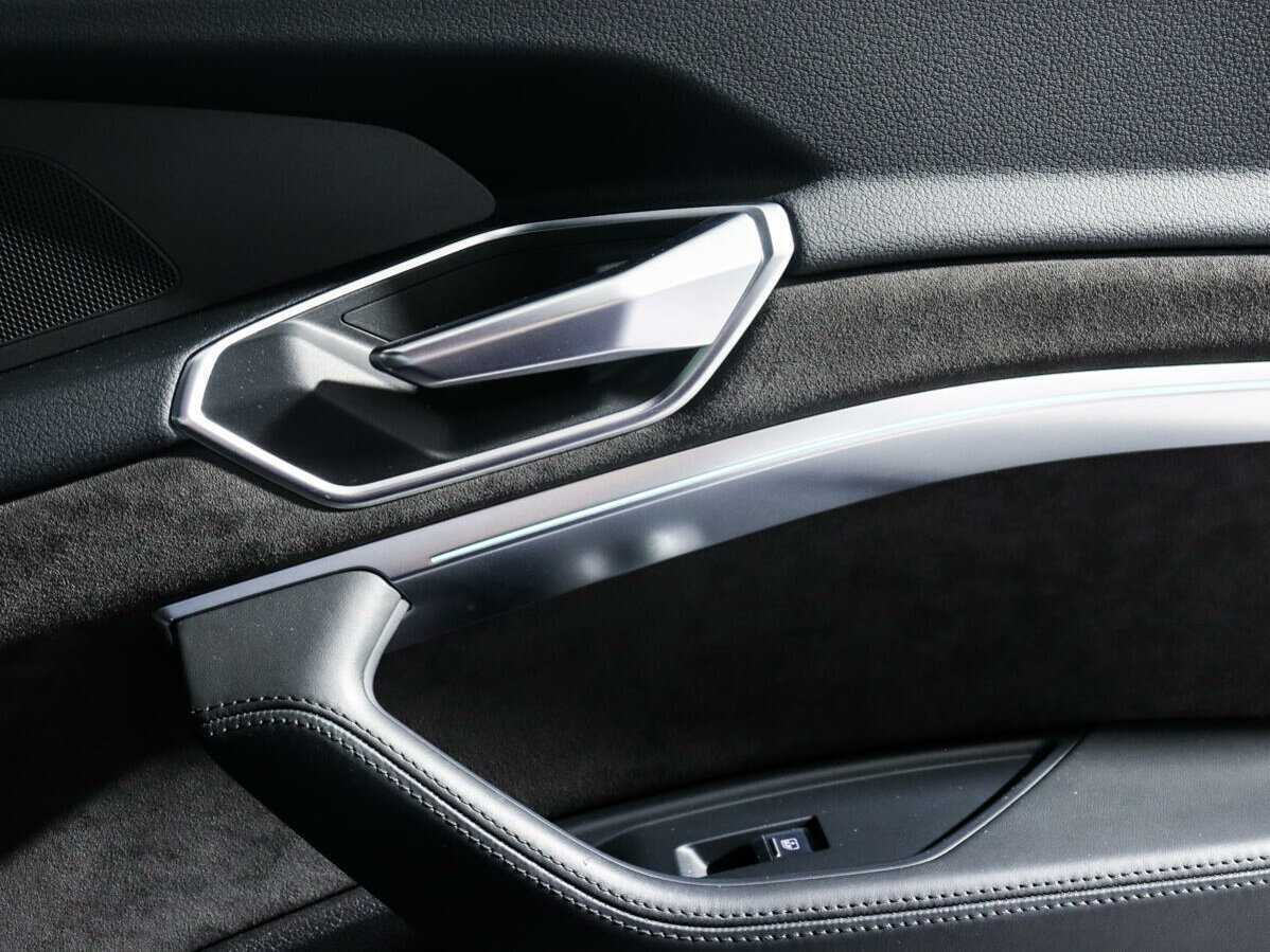 Audi e-tron 2020 года с пробегом. Фото: #10