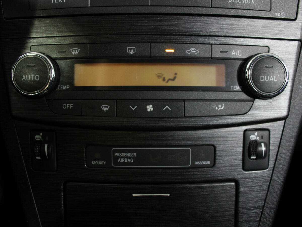 Toyota Avensis 2009 года с пробегом. Фото: #17