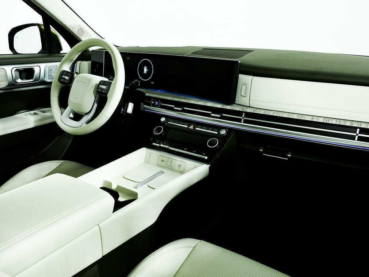 Hyundai Santa Fe 2024 года с пробегом. Фото: #8