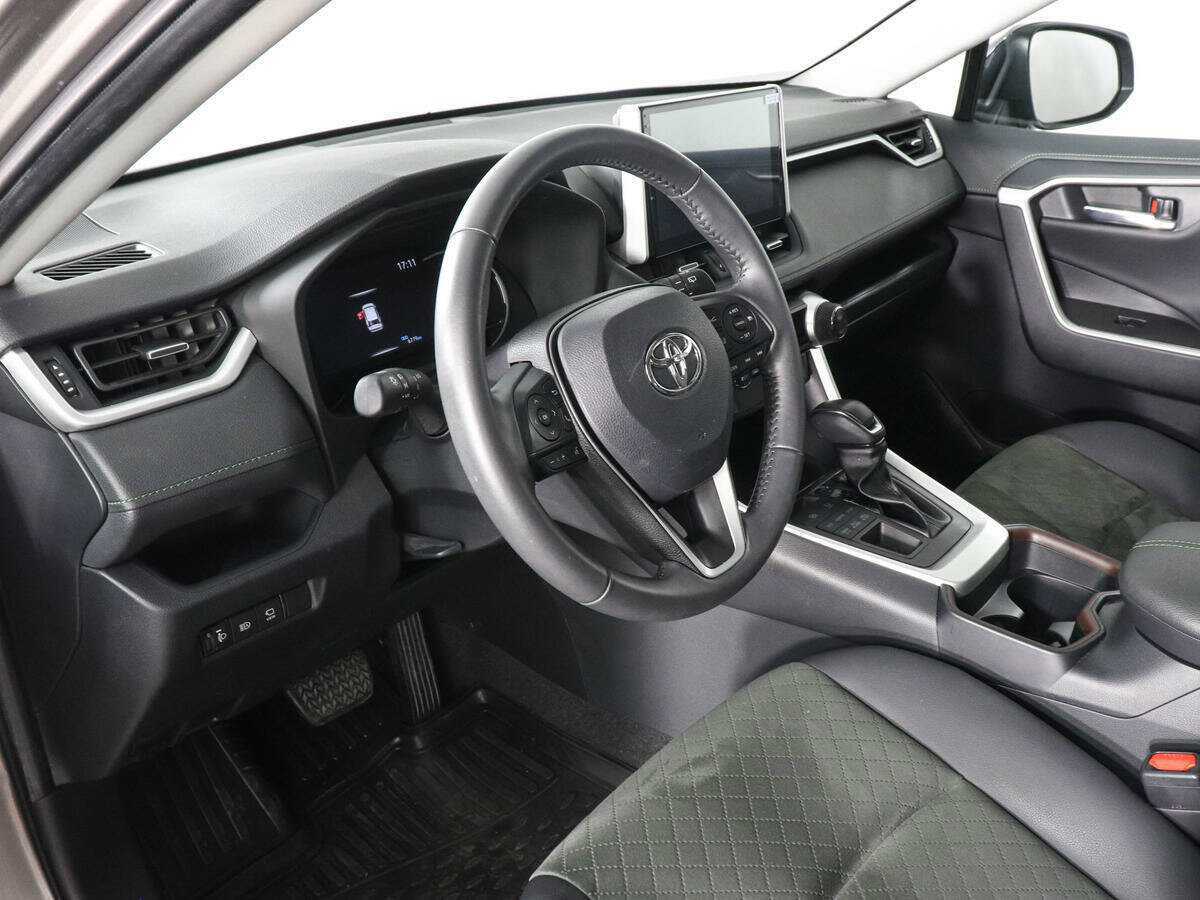 Toyota RAV4 2023 года с пробегом. Фото: #8
