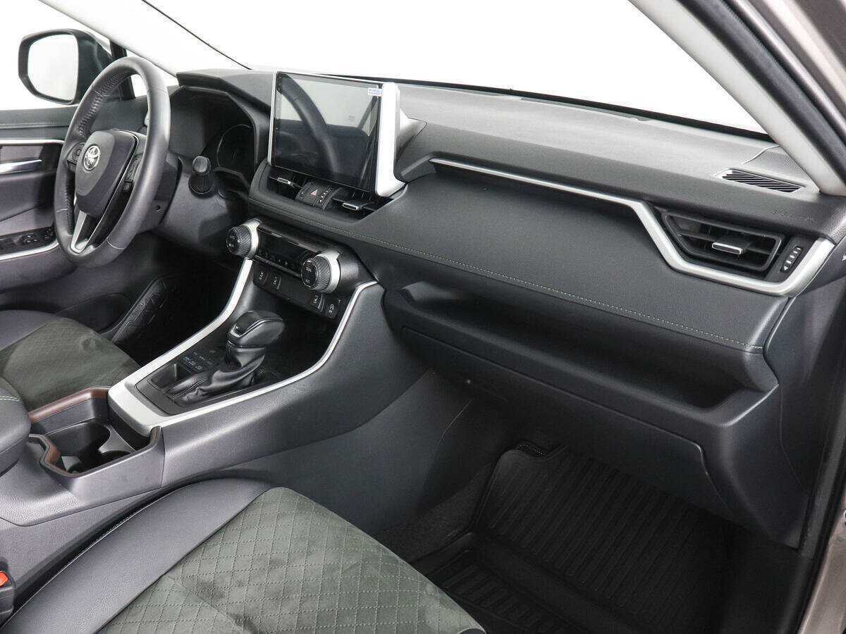 Toyota RAV4 2023 года с пробегом. Фото: #9