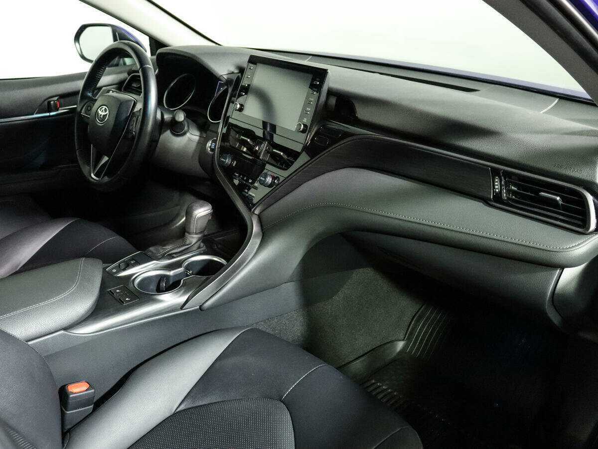 Toyota Camry 2021 года с пробегом. Фото: #8