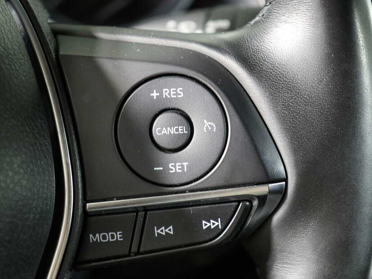 Toyota Camry 2021 года с пробегом. Фото: #21