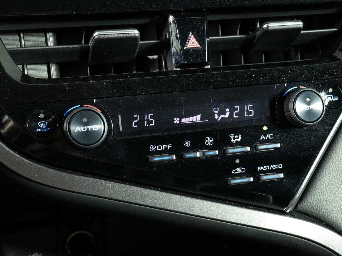 Toyota Camry 2021 года с пробегом. Фото: #22