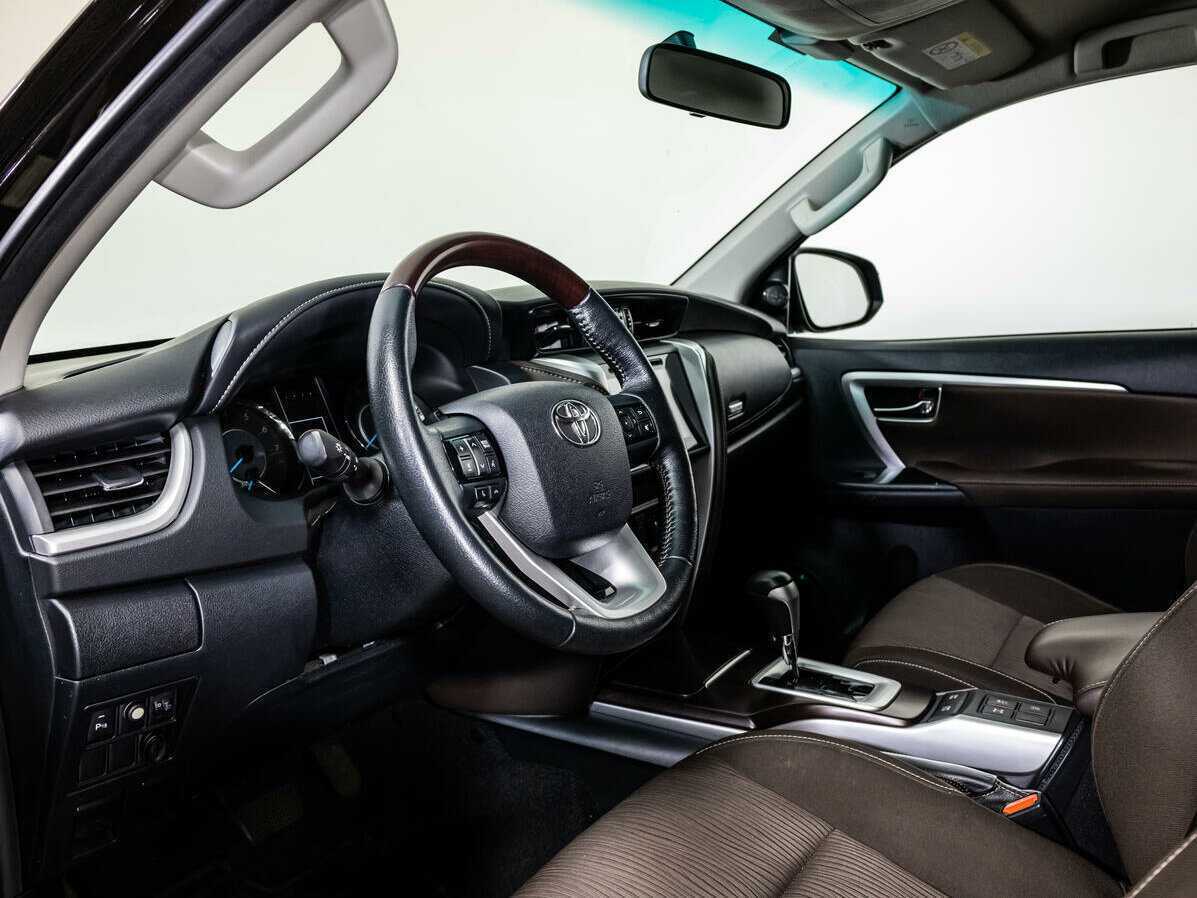 Toyota Fortuner 2018 года с пробегом. Фото: #8