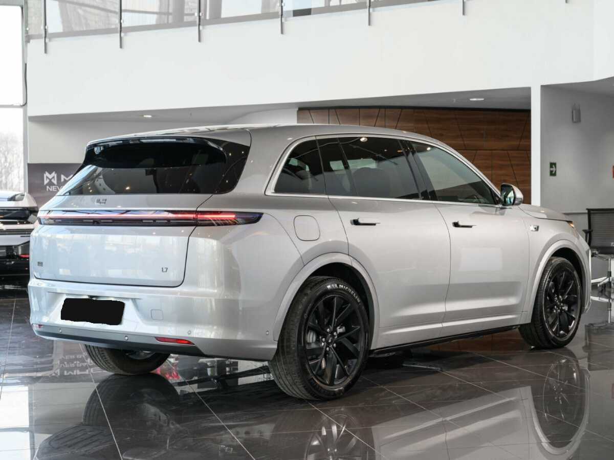 LiXiang L7 2024 года с пробегом. Фото: #3