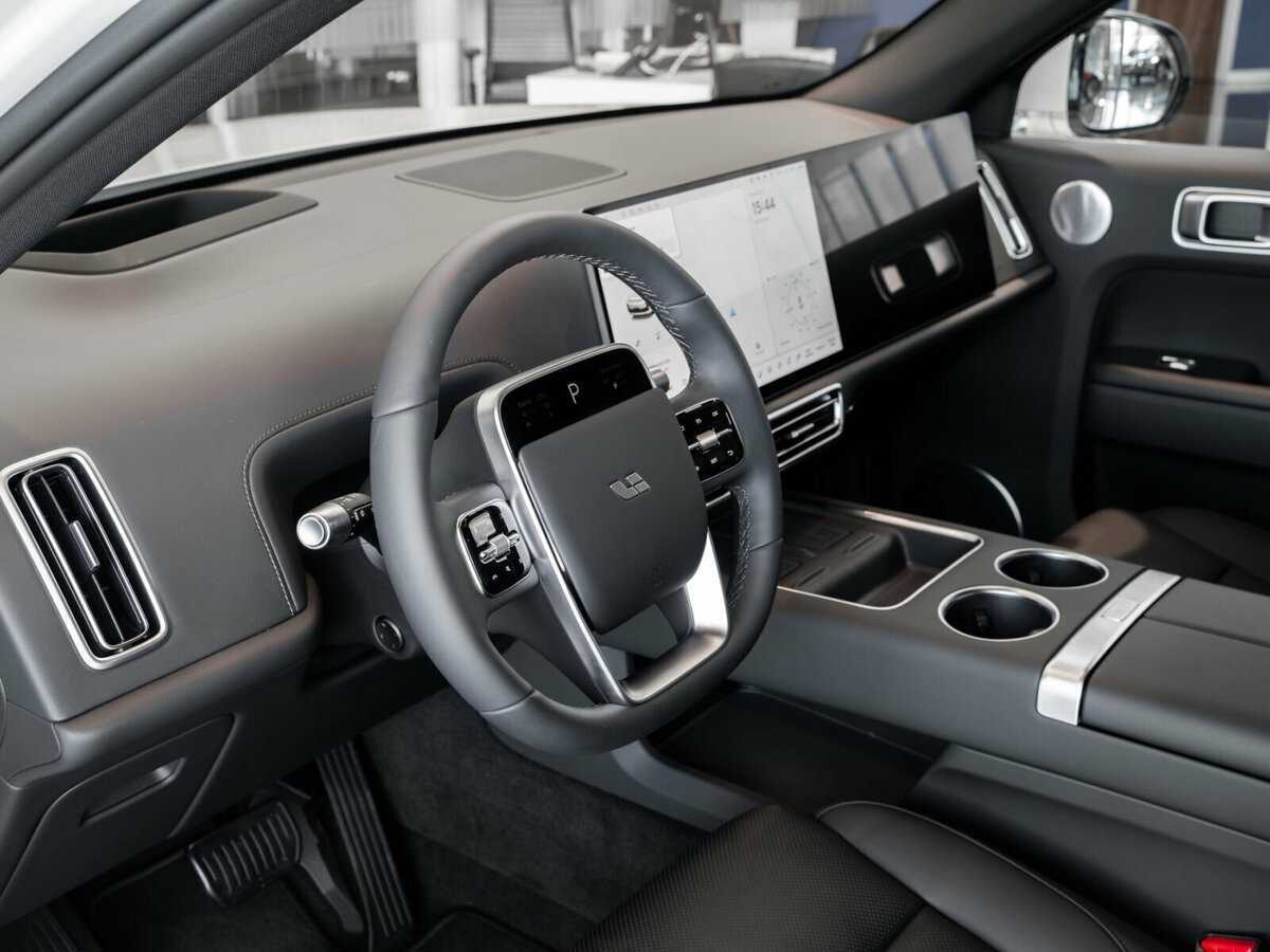 LiXiang L7 2024 года с пробегом. Фото: #7