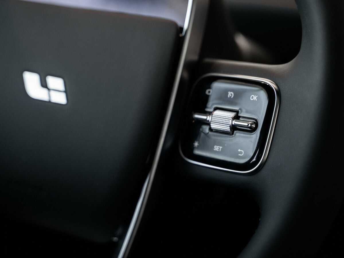 LiXiang L7 2024 года с пробегом. Фото: #22