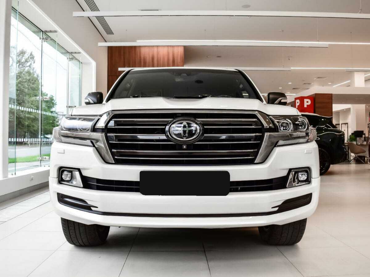 Toyota Land Cruiser 2017 года с пробегом. Фото: #1