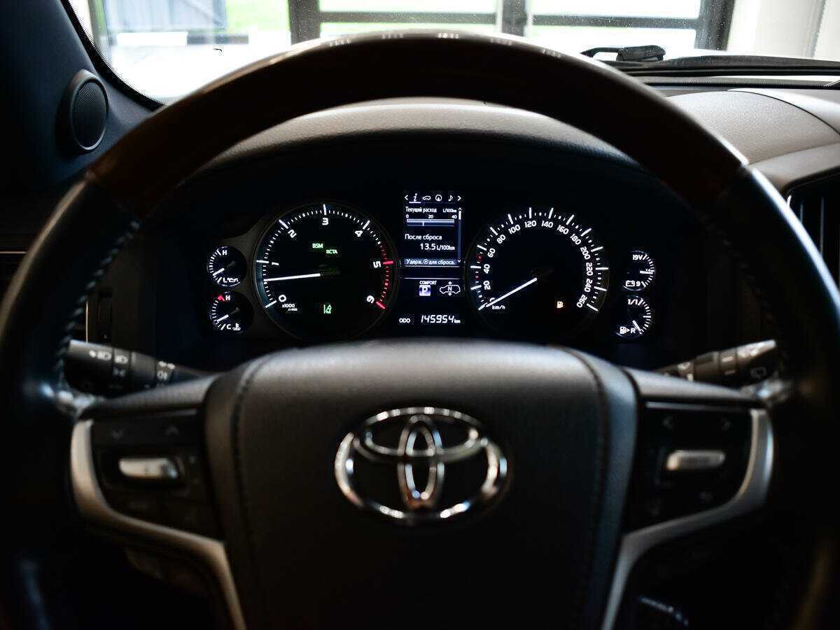 Toyota Land Cruiser 2017 года с пробегом. Фото: #8
