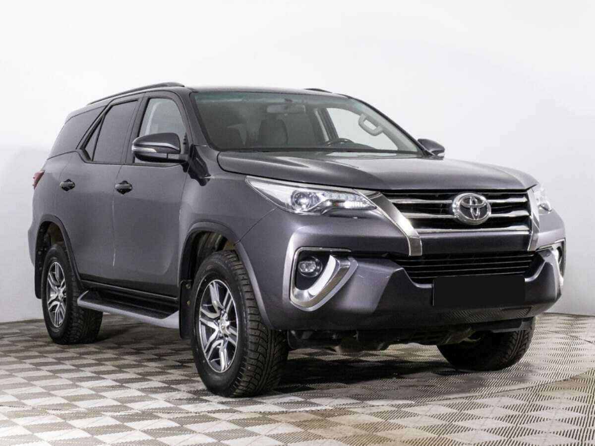 Toyota Fortuner 2018 года с пробегом. Фото: #2