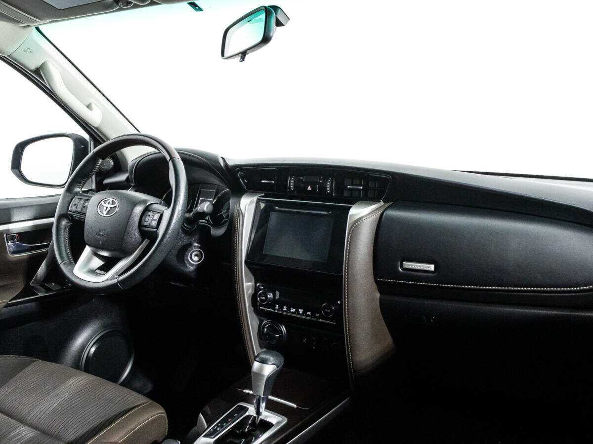 Toyota Fortuner 2018 года с пробегом. Фото: #8