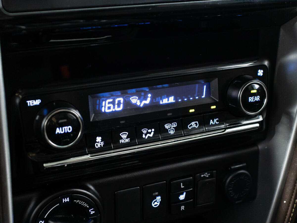 Toyota Fortuner 2018 года с пробегом. Фото: #15