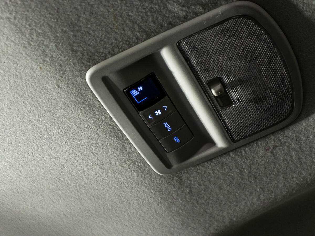 Toyota Fortuner 2018 года с пробегом. Фото: #18