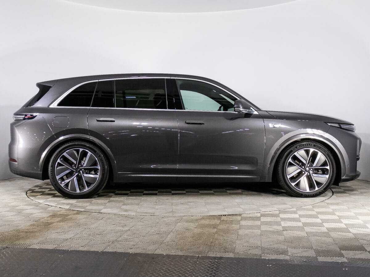 LiXiang L7 2024 года с пробегом. Фото: #3