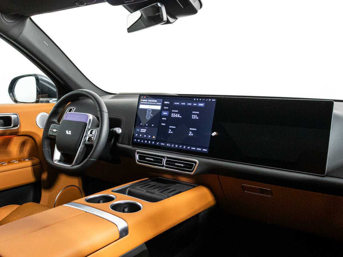 LiXiang L7 2024 года с пробегом. Фото: #8