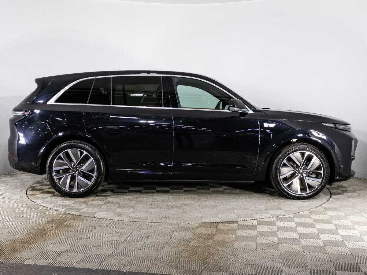 LiXiang L7 2024 года с пробегом. Фото: #3