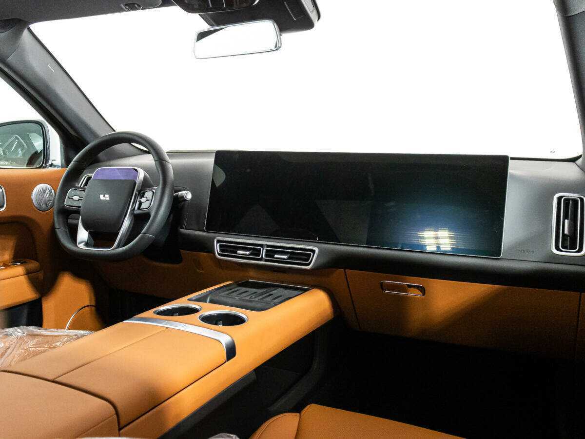 LiXiang L7 2024 года с пробегом. Фото: #8