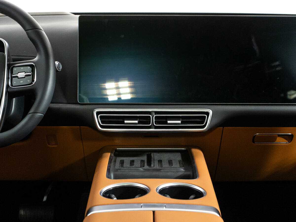 LiXiang L7 2024 года с пробегом. Фото: #13