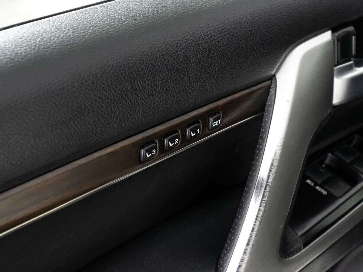 Toyota Land Cruiser 2015 года с пробегом. Фото: #16