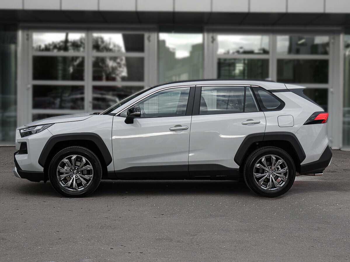 Toyota RAV4 2024 года с пробегом. Фото: #1