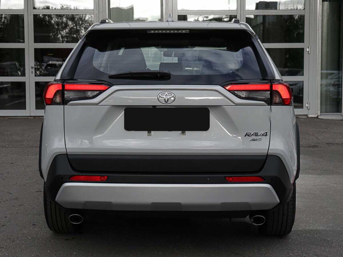 Toyota RAV4 2024 года с пробегом. Фото: #4