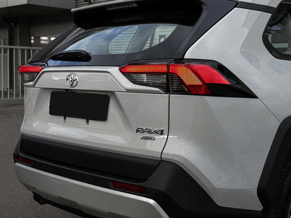 Toyota RAV4 2024 года с пробегом. Фото: #5