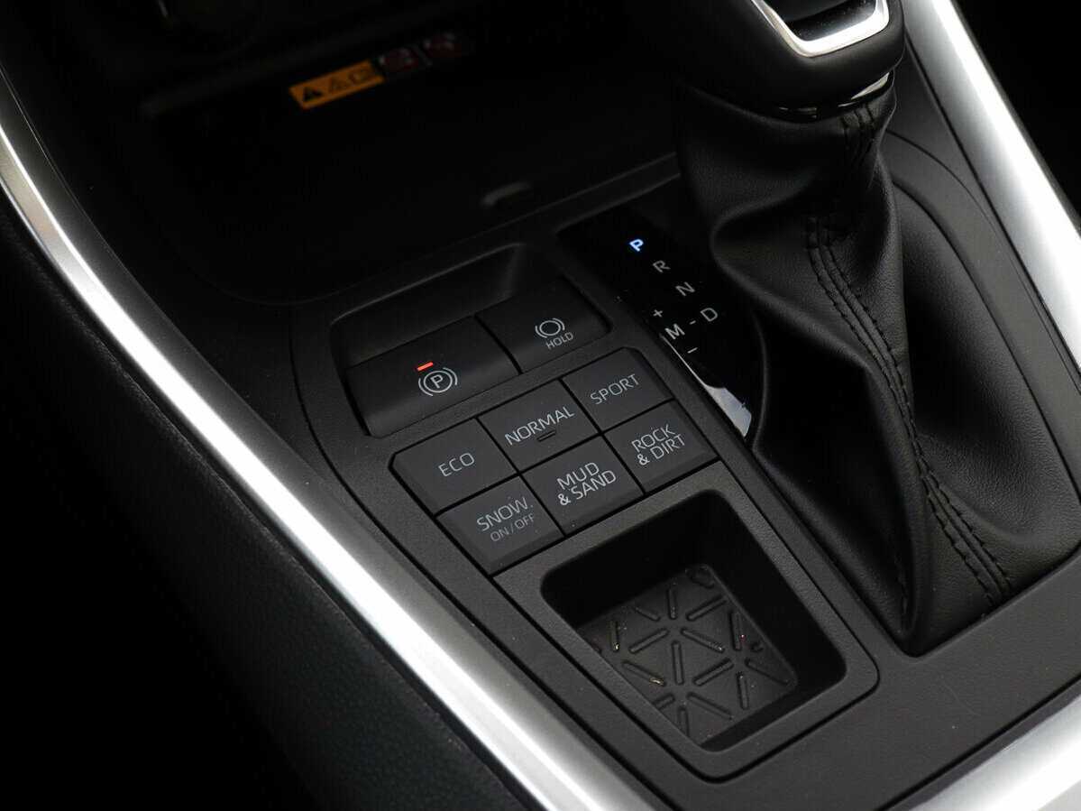 Toyota RAV4 2024 года с пробегом. Фото: #10