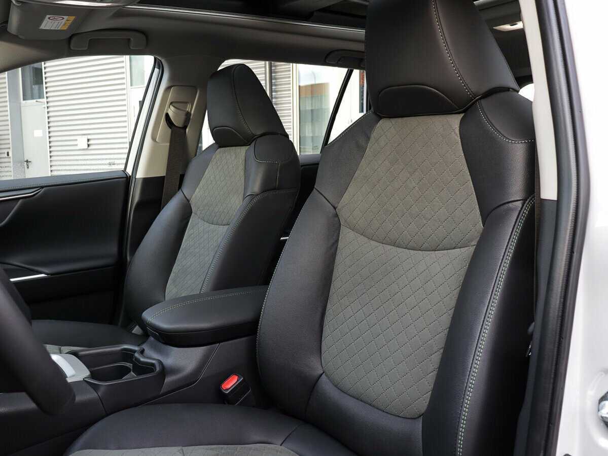 Toyota RAV4 2024 года с пробегом. Фото: #19