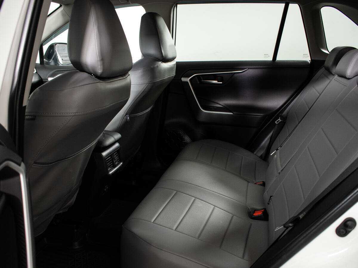 Toyota RAV4 2020 года с пробегом. Фото: #7