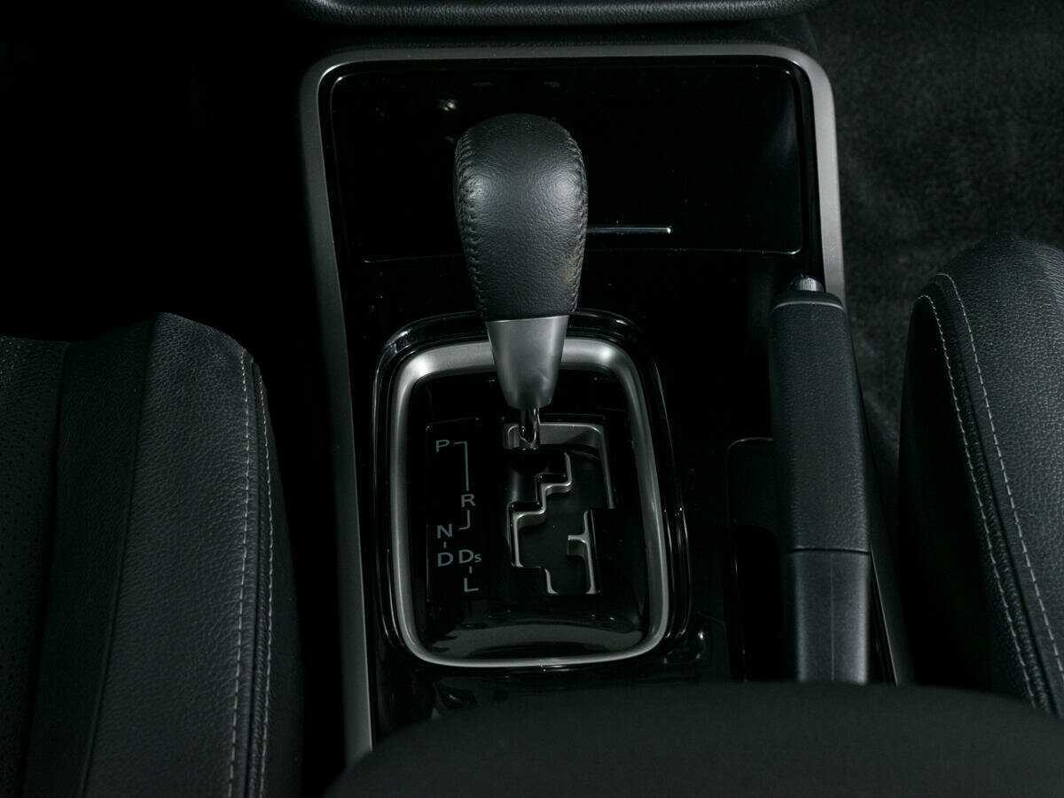 Б/У Митсубиши Оутлэндер 2017 года. Фото: #13